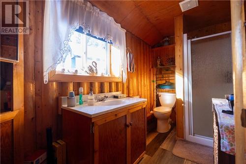 3 Onaping Lake, Onaping, ON - Indoor Photo Showing Bathroom