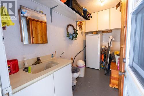 3 Onaping Lake, Onaping, ON - Indoor