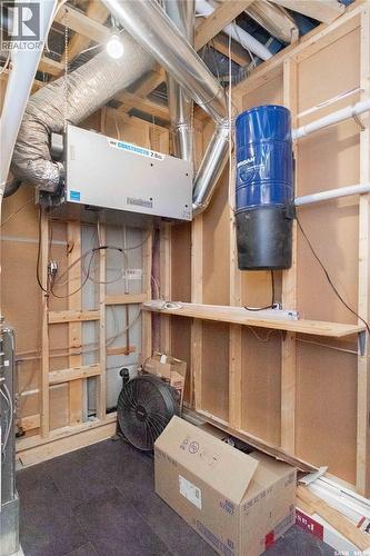 143 6Th Street, Pilot Butte, SK - Indoor