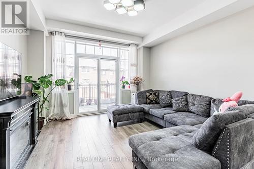 4798 16Th Avenue, Markham, ON - Indoor Photo Showing Living Room