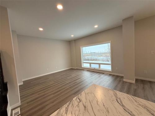 109 Yolande Street, Winnipeg, MB - Indoor Photo Showing Other Room