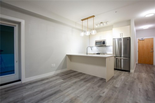 212-20 Barsby Ave, Nanaimo, BC - Indoor Photo Showing Kitchen With Stainless Steel Kitchen With Upgraded Kitchen