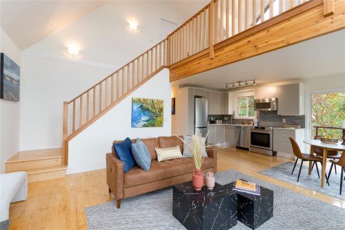 3715 Munn Rd, Highlands, BC 