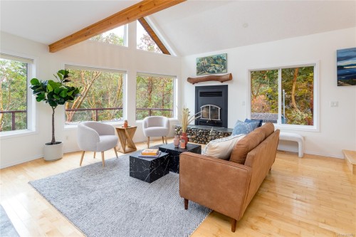 3715 Munn Rd, Highlands, BC 