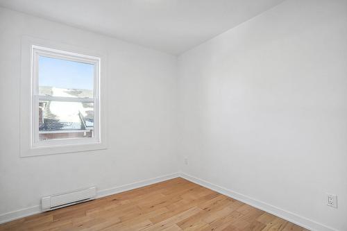 Chambre à coucher - 145 Rue Charron, Longueuil (Le Vieux-Longueuil), QC - Indoor Photo Showing Other Room