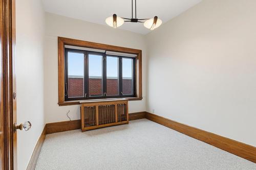 Chambre à coucher - 2652 Rue Sherbrooke E., Montréal (Ville-Marie), QC - Indoor Photo Showing Other Room