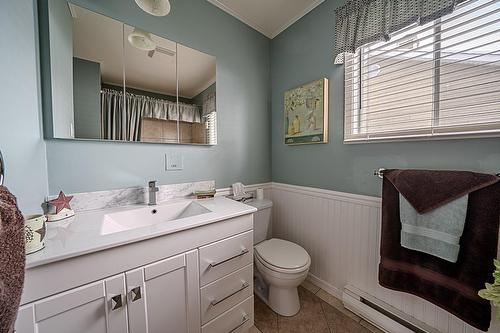 Bathroom - 124 Rue Poitras, Val-Des-Sources, QC - Indoor Photo Showing Bathroom
