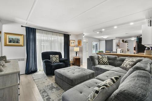 Living room - 4 5E Avenue S., Saint-Mathieu, QC - Indoor Photo Showing Living Room