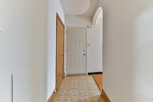 Passageway - 335  - 339 Rue Principale, Brownsburg-Chatham, QC - Indoor Photo Showing Other Room