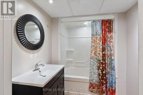 Bathroom - Lower - 11 Broadmore Avenue, St. Catharines, ON - Indoor Photo Showing Bathroom