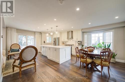 18 Park Lane Circle, Richmond Hill, ON - Indoor Photo Showing Dining Room