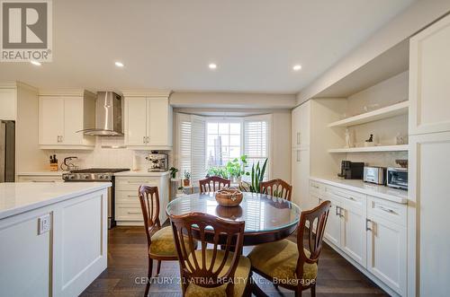 18 Park Lane Circle, Richmond Hill, ON - Indoor