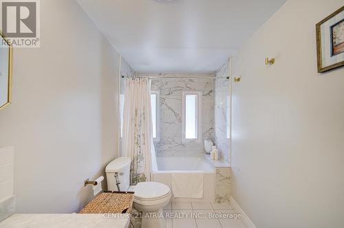 18 Park Lane Circle, Richmond Hill, ON - Indoor Photo Showing Bathroom