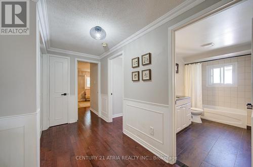 18 Park Lane Circle, Richmond Hill, ON - Indoor Photo Showing Other Room