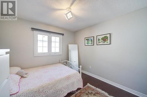 18 Park Lane Circle, Richmond Hill, ON - Indoor Photo Showing Bedroom