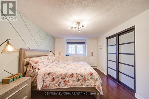 18 Park Lane Circle, Richmond Hill, ON - Indoor Photo Showing Bedroom
