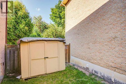 18 Park Lane Circle, Richmond Hill, ON - Outdoor