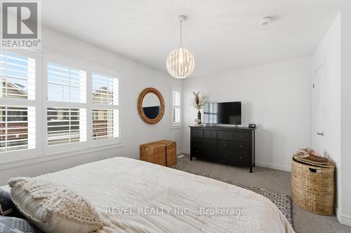 33 Barley Lane, Hamilton, ON - Indoor Photo Showing Bedroom