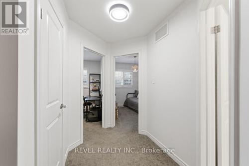 33 Barley Lane, Hamilton, ON - Indoor Photo Showing Other Room