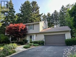 54 ASHTON CRESCENT  Waterloo, ON N2L 1P9