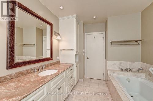 54 Ashton Crescent, Waterloo, ON - Indoor Photo Showing Bathroom
