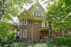 4 - 2 BELLWOODS PARK  Toronto, ON M6J 1S4