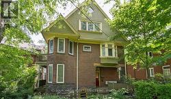1 - 2 BELLWOODS PARK Toronto, ON M6J 1S4