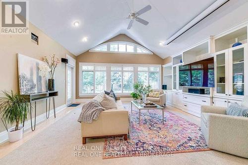 249 Poplar Drive, Oakville, ON - Indoor Photo Showing Other Room