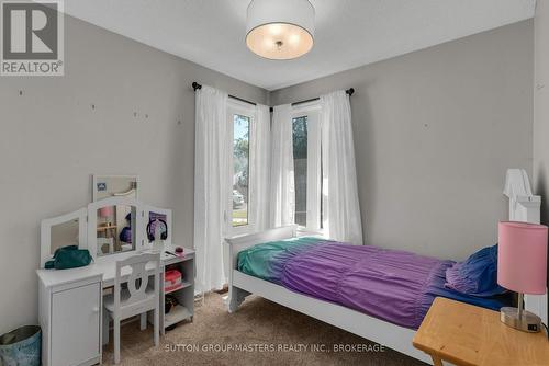 71 Davey Crescent, Loyalist (Amherstview), ON - Indoor Photo Showing Bedroom