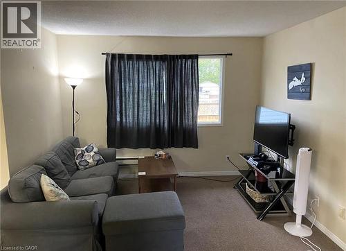 839 Stirling Avenue S, Kitchener, ON - Indoor