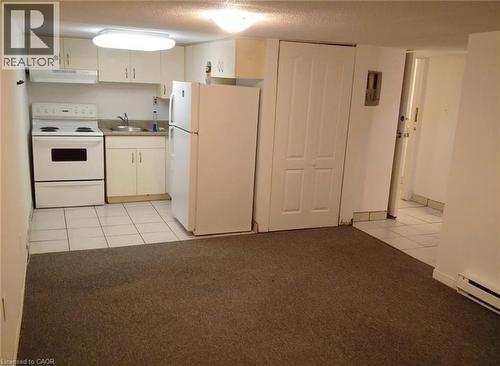 839 Stirling Avenue S, Kitchener, ON - Indoor Photo Showing Kitchen