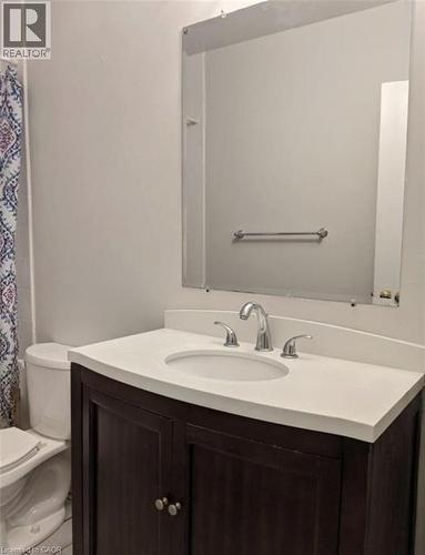839 Stirling Avenue S, Kitchener, ON - Indoor Photo Showing Bathroom