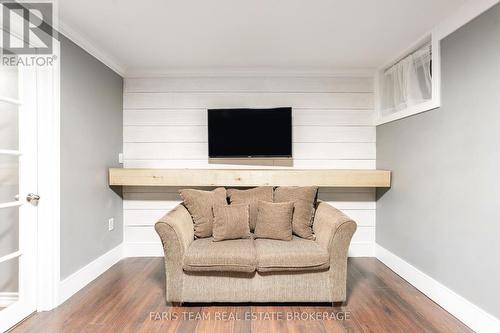 28 Raymond Crescent, Barrie, ON - Indoor