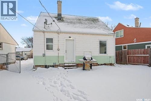22 Elizabeth Crescent, Regina, SK - Outdoor With Exterior