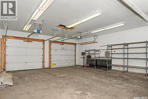 22 Elizabeth Crescent, Regina, SK - Indoor Photo Showing Garage