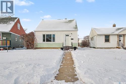 22 Elizabeth Crescent, Regina, SK - Outdoor