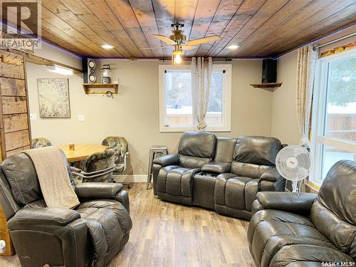 20 Second Avenue, Aylsham, SK - Indoor Photo Showing Living Room