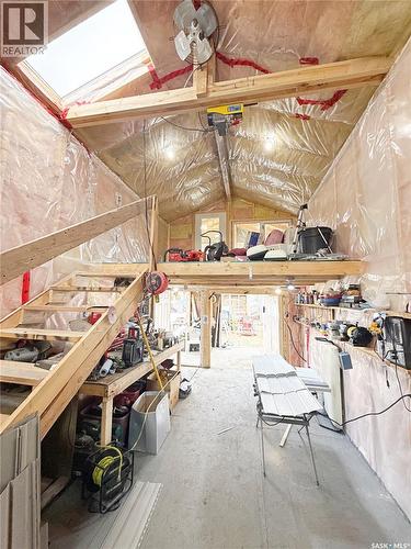 20 Second Avenue, Aylsham, SK - Indoor