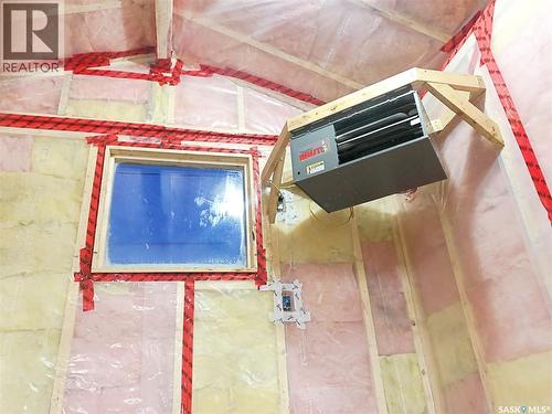 20 Second Avenue, Aylsham, SK - Indoor