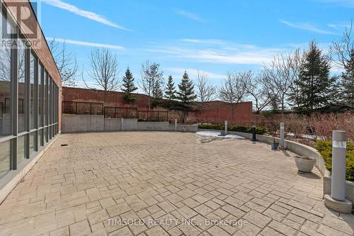 102 - 120 Dallimore Circle, Toronto, ON - Outdoor