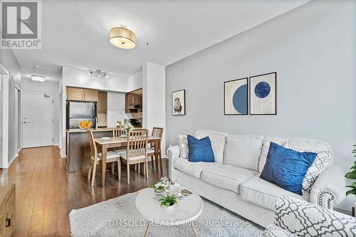 102 - 120 Dallimore Circle, Toronto, ON - Indoor Photo Showing Other Room