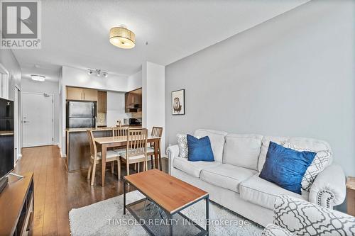 102 - 120 Dallimore Circle, Toronto, ON - Indoor Photo Showing Other Room