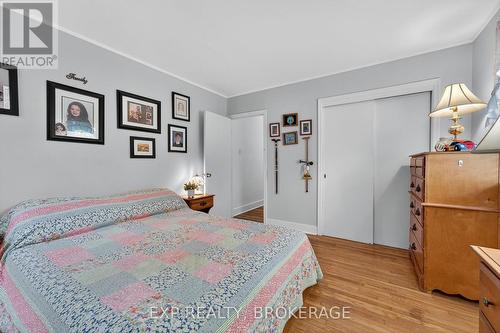 212 Robinson Street, Greater Napanee (Greater Napanee), ON - Indoor Photo Showing Bedroom