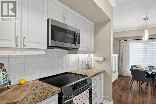 45 Ferndale Drive #211 Barrie - 211 - 45 Ferndale Drive S, Barrie, ON - Indoor Photo Showing Kitchen With Upgraded Kitchen