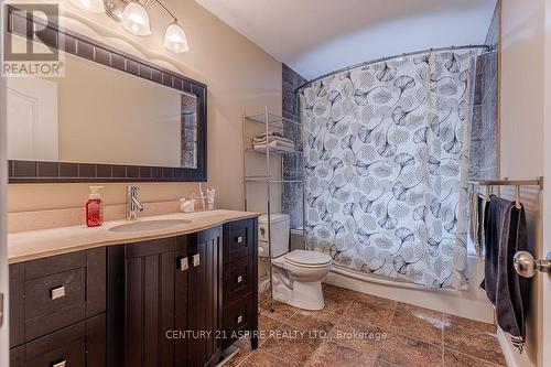 206 Oriole Crescent, Petawawa, ON - Indoor Photo Showing Bathroom