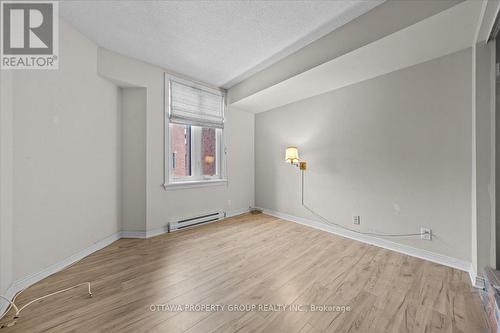 402 - 215 Somerset Street W, Ottawa, ON - Indoor Photo Showing Other Room