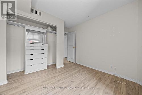 402 - 215 Somerset Street W, Ottawa, ON - Indoor Photo Showing Other Room