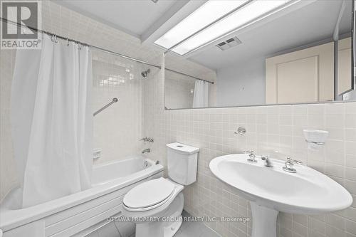 402 - 215 Somerset Street W, Ottawa, ON - Indoor Photo Showing Bathroom