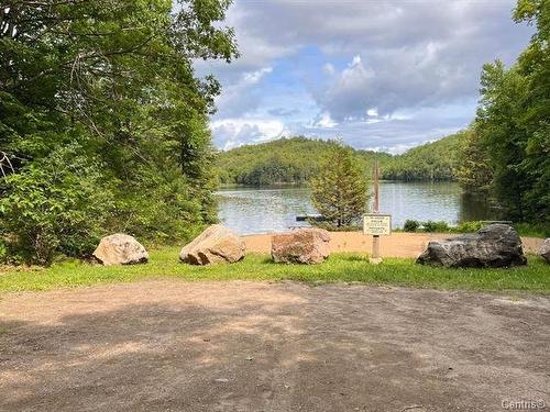 Accès au plan d'eau - 16 Ch. De La Mésange, Val-Des-Monts, QC - Outdoor With Body Of Water With View