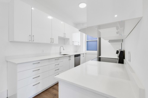 Kitchen - 29-5235 Ch. De La Côte-St-Luc, Montréal (Côte-Des-Neiges/Notre-Dame-De-Grâce), QC - Indoor Photo Showing Kitchen With Upgraded Kitchen